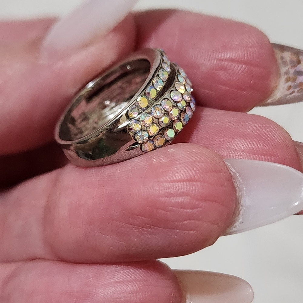Sparkly Ring - Picture 3 of 4